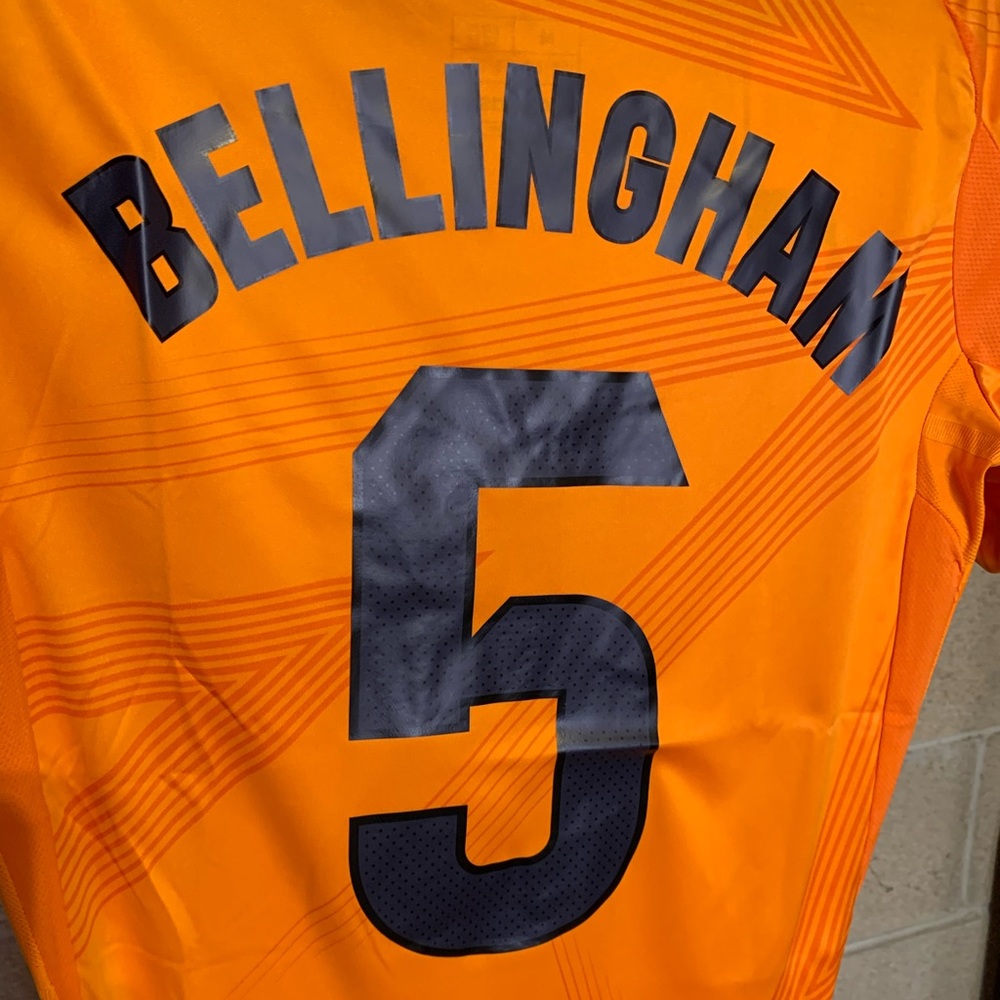 Real Madrid 24/25 Jerseys - Picture 8 of 9